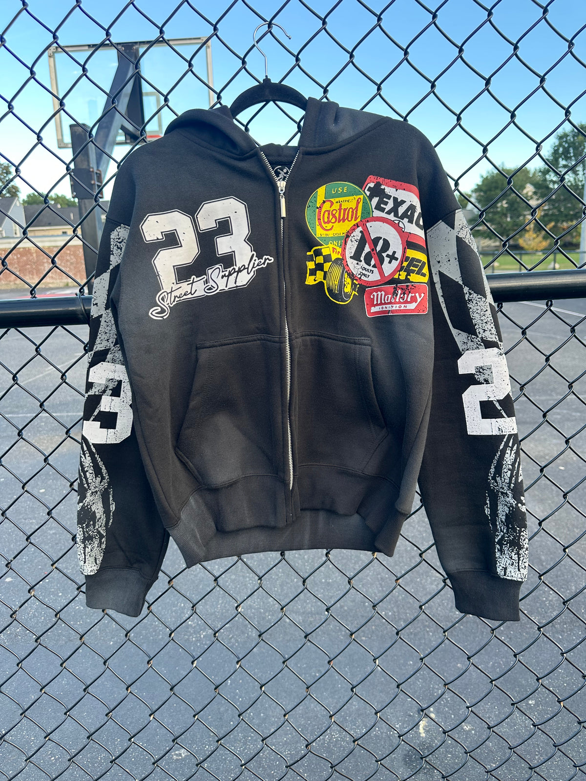 23 Zip up