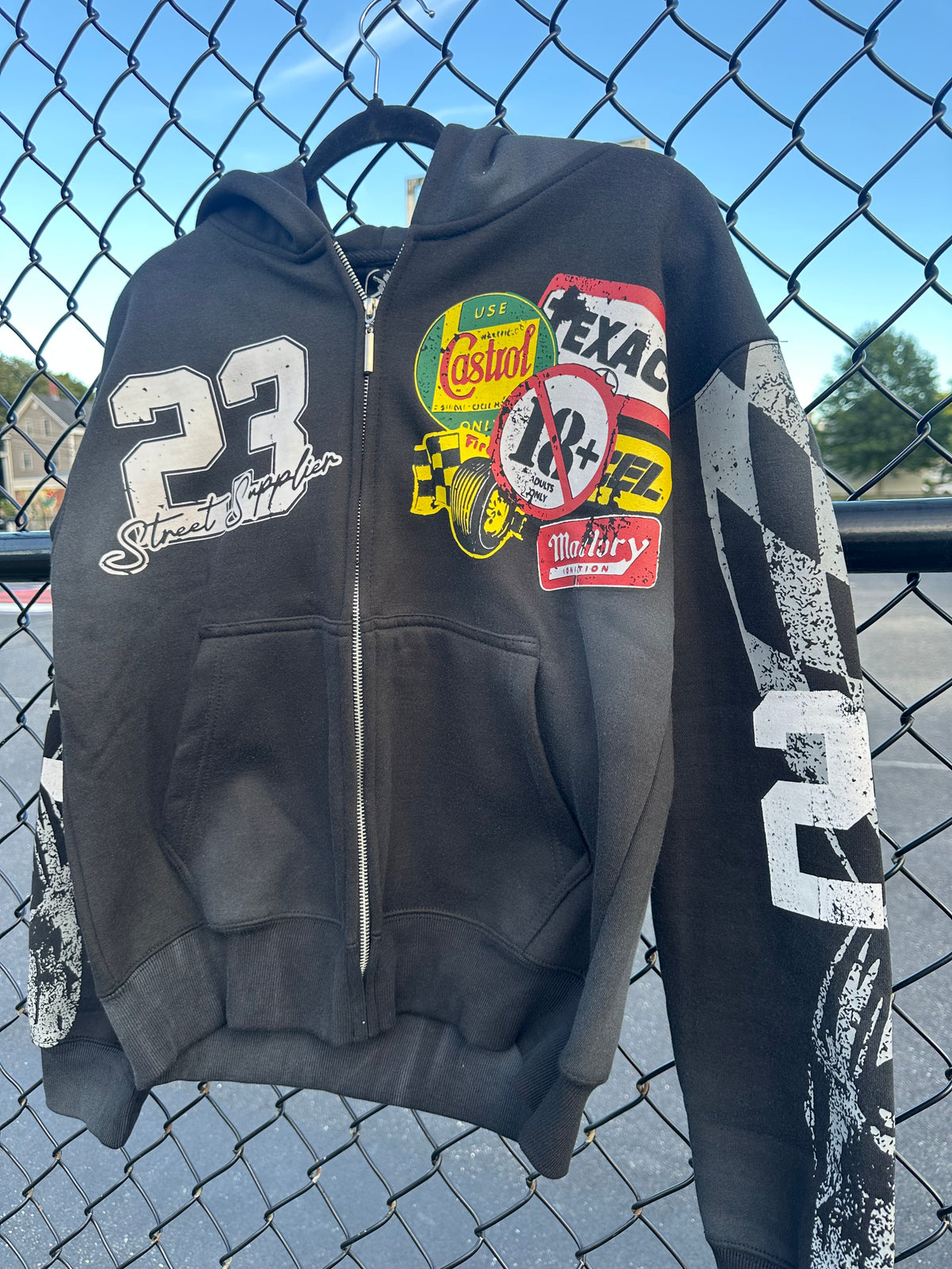 23 Zip up